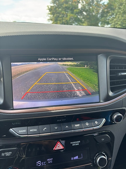 Hyundai IONIQ 11 of 14