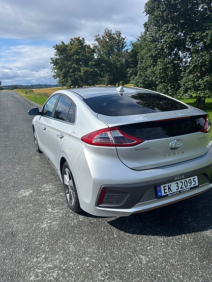 Hyundai IONIQ 3 of 14