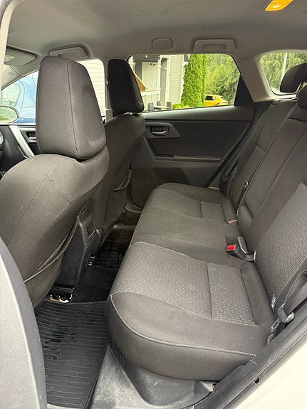 Toyota Auris 7 of 10