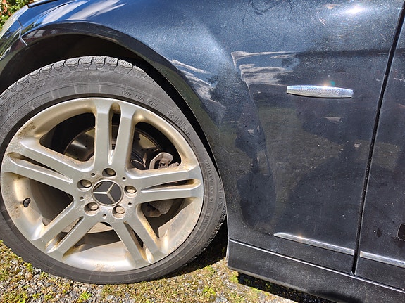 Mercedes-Benz C200 17 of 19