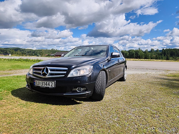 Mercedes-Benz C200 3 of 19