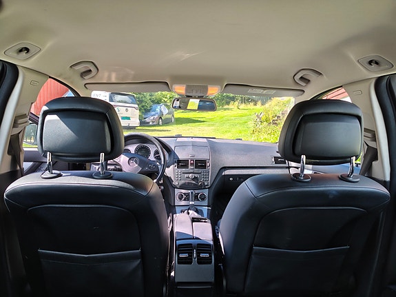Mercedes-Benz C200 7 of 19