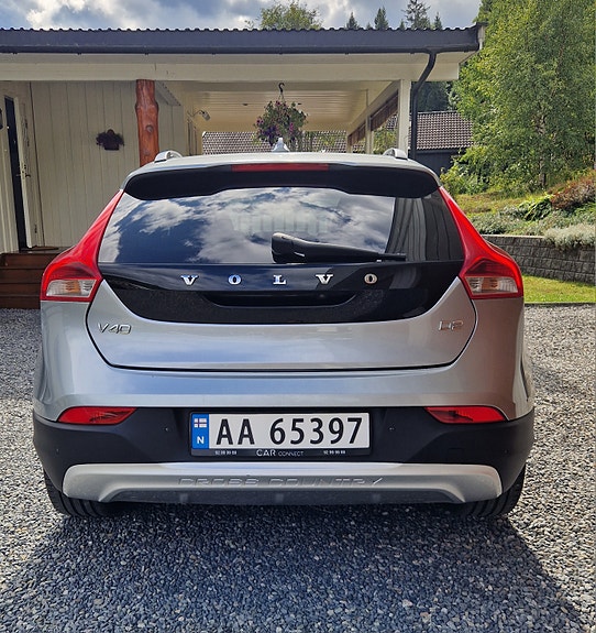 Volvo V40 Cross Country 7 of 22