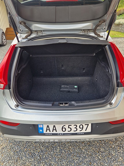 Volvo V40 Cross Country 12 of 22