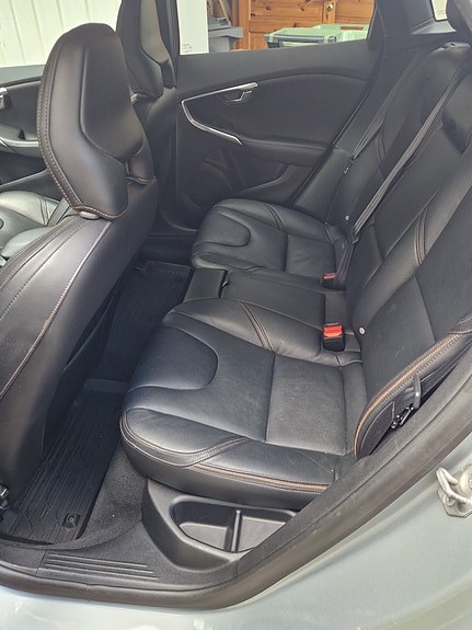 Volvo V40 Cross Country 11 of 22