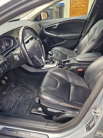Volvo V40 Cross Country 8 of 22