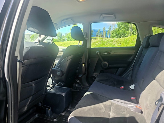 Honda CR-V 18 of 29