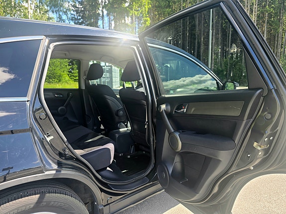Honda CR-V 13 of 29