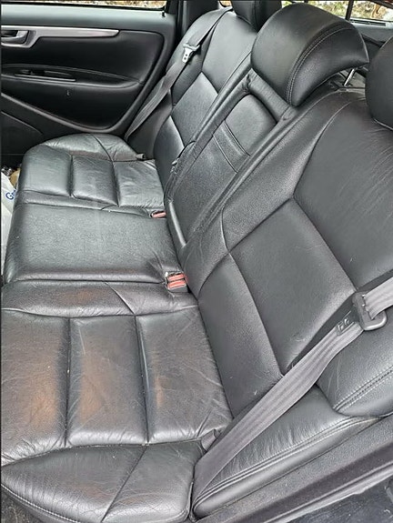 Volvo V70 4 of 5