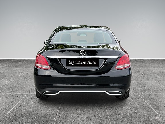 Mercedes-Benz C180 8 of 21