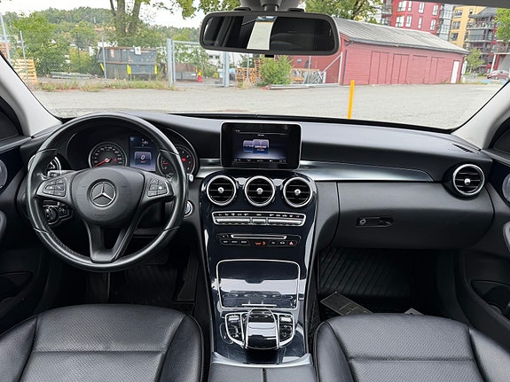 Mercedes-Benz C180 11 of 21