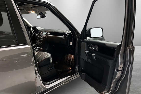 Land Rover Discovery 4 27 of 30