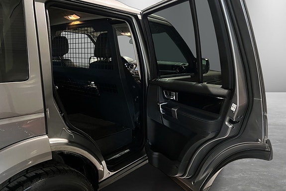Land Rover Discovery 4 25 of 30