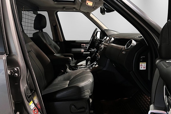 Land Rover Discovery 4 28 of 30
