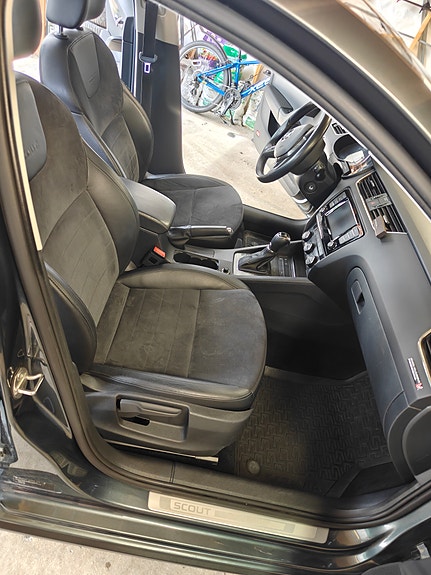 Skoda Octavia Scout 11 of 24