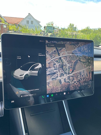 Tesla Model 3 7 of 14