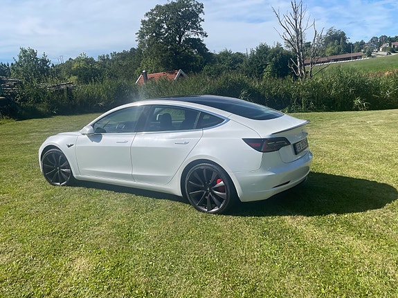 Tesla Model 3 3 of 14