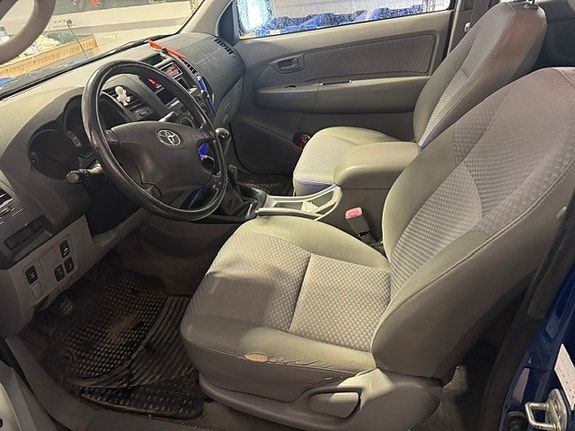 Toyota HiLux 9 of 20
