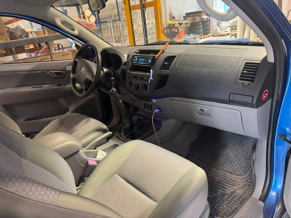 Toyota HiLux 14 of 20