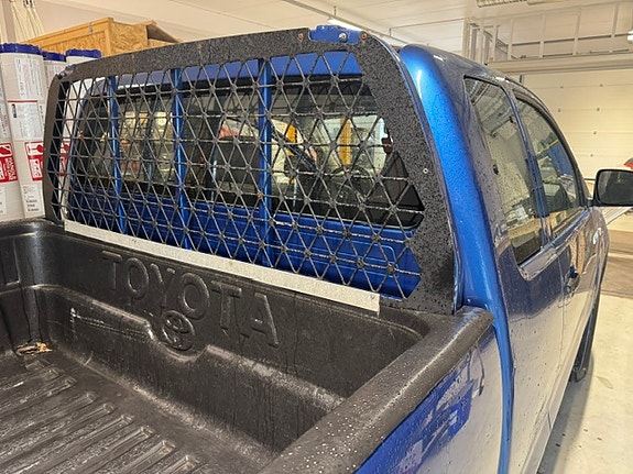 Toyota HiLux 13 of 20