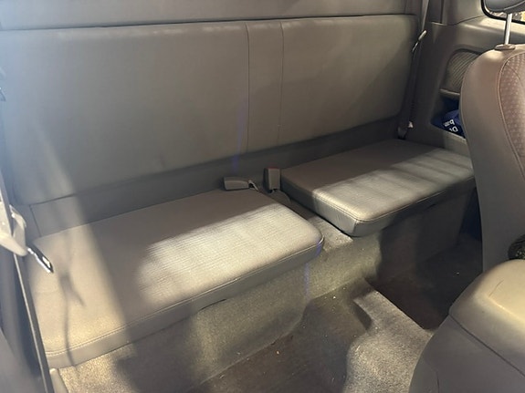 Toyota HiLux 12 of 20