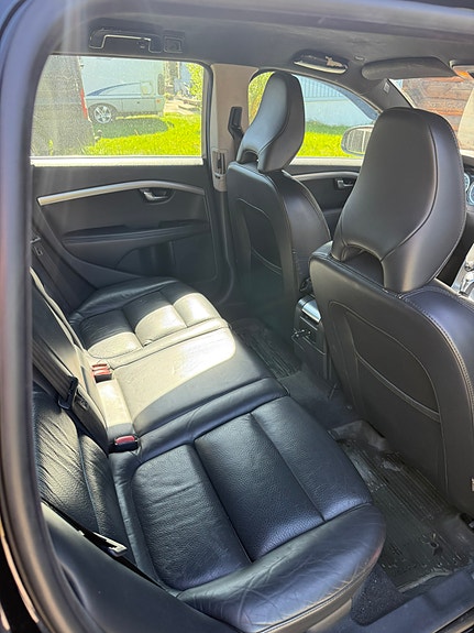 Volvo V70 8 of 12