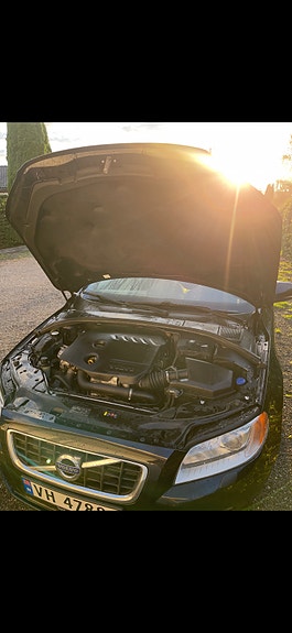 Volvo V70 3 of 12