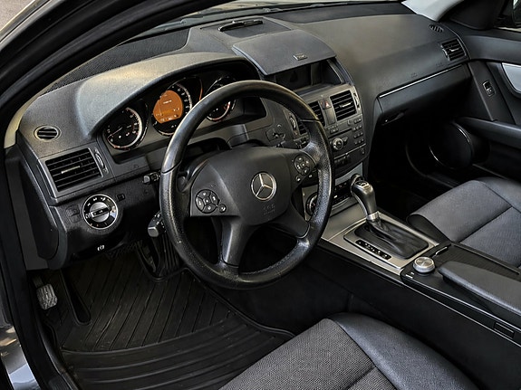 Mercedes-Benz C200 d 27 of 30
