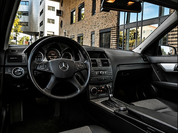 Mercedes-Benz C200 d 26 of 30