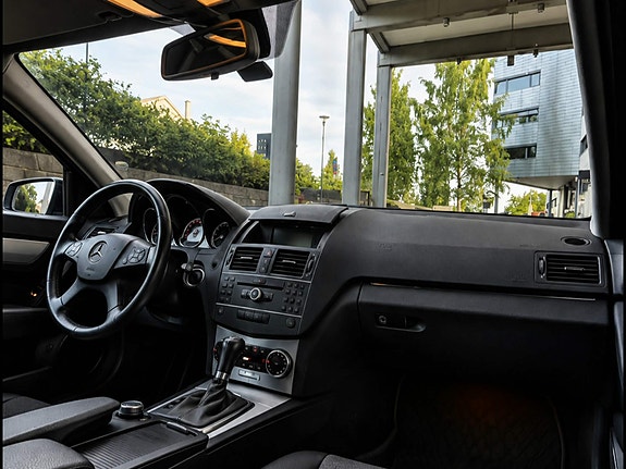 Mercedes-Benz C200 d 28 of 30