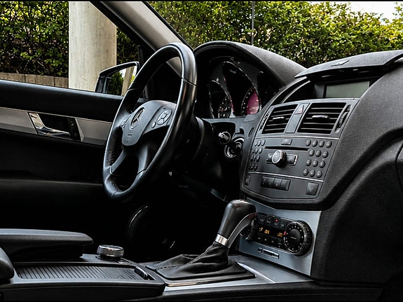 Mercedes-Benz C200 d 30 of 30