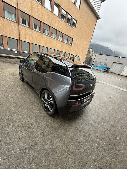 BMW i3 9 of 18