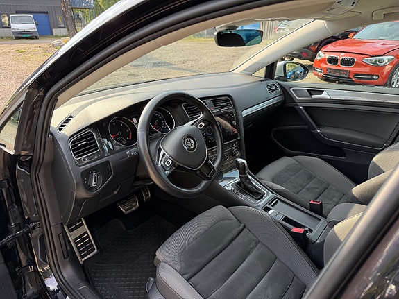 Volkswagen Golf Alltrack 21 of 30