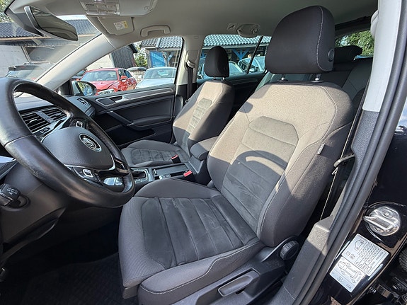 Volkswagen Golf Alltrack 22 of 30