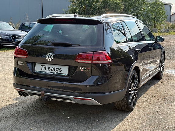 Volkswagen Golf Alltrack 10 of 30