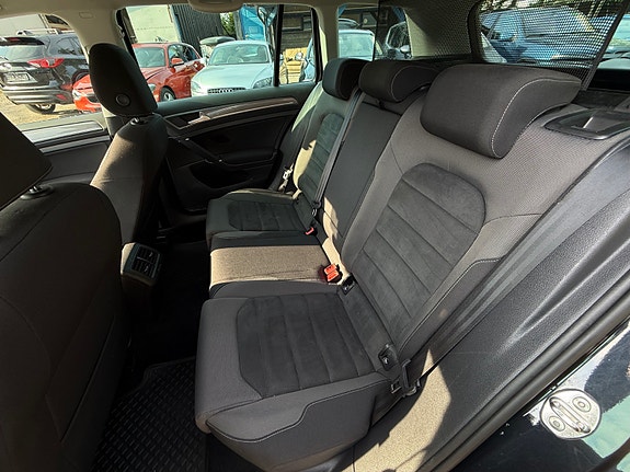 Volkswagen Golf Alltrack 25 of 30