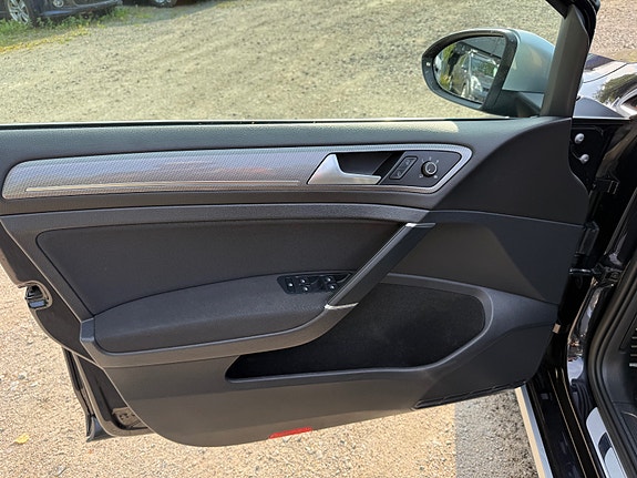 Volkswagen Golf Alltrack 19 of 30