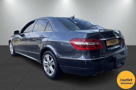 Mercedes-Benz E220 3 of 21