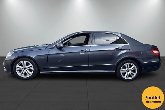Mercedes-Benz E220 2 of 21