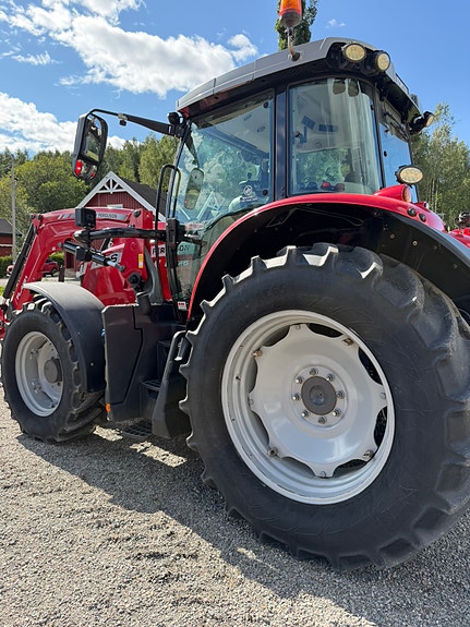Massey Ferguson 6715S 3 of 13