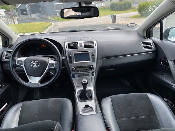 Toyota Avensis 11 of 17