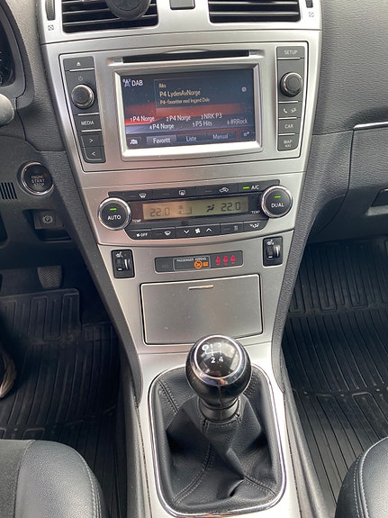 Toyota Avensis 9 of 17
