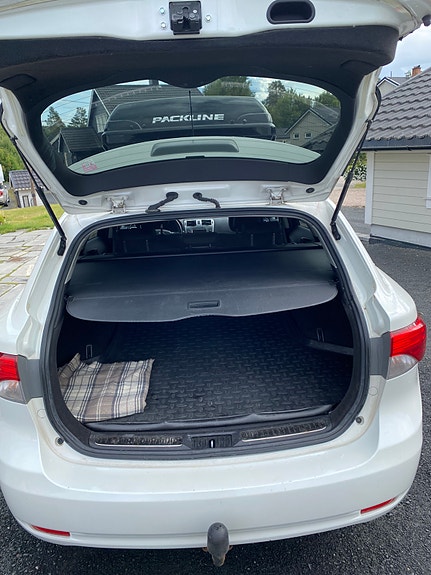 Toyota Avensis 13 of 17