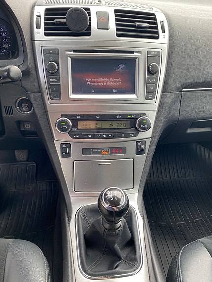 Toyota Avensis 8 of 17