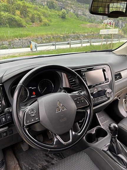 Mitsubishi Outlander 9 of 12