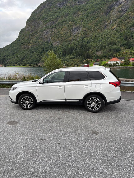 Mitsubishi Outlander 7 of 12