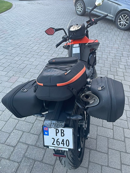 KTM 890 Duke L 11 of 16