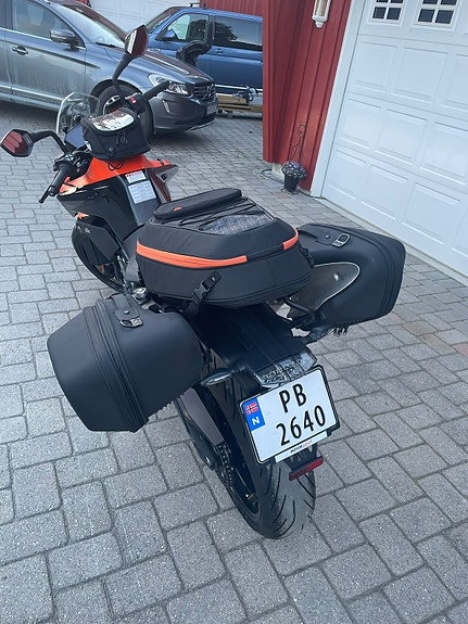 KTM 890 Duke L 10 of 16