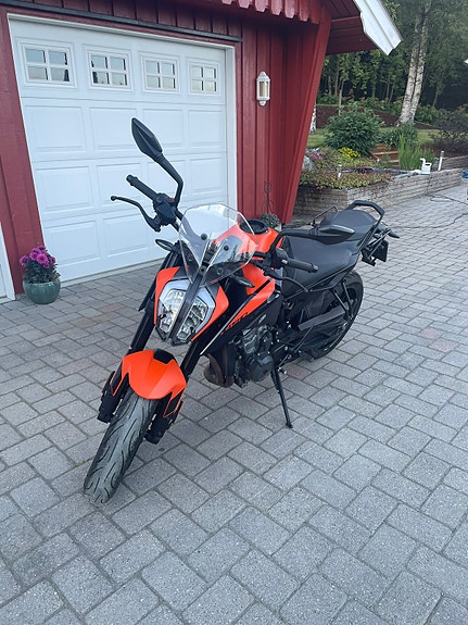 KTM 890 Duke L 7 of 16