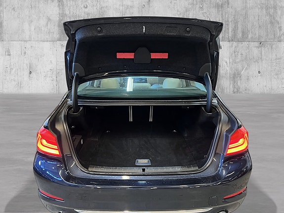 BMW 530e 9 of 30